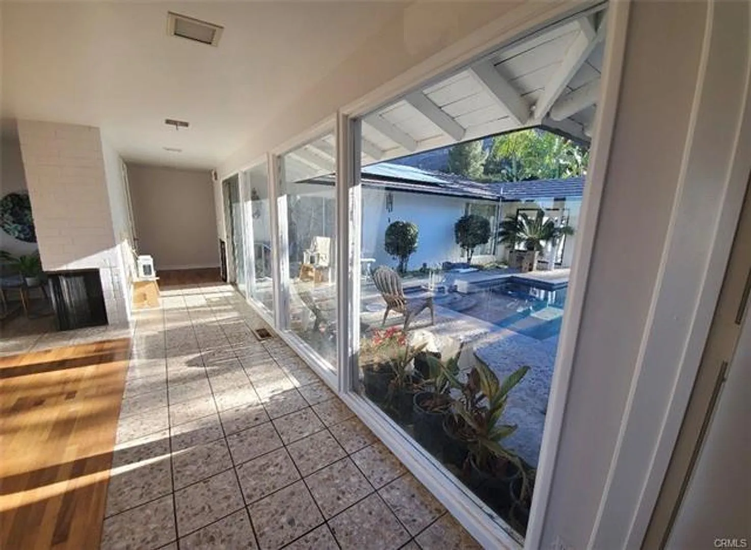 Rare multi-generational home — Photo 2