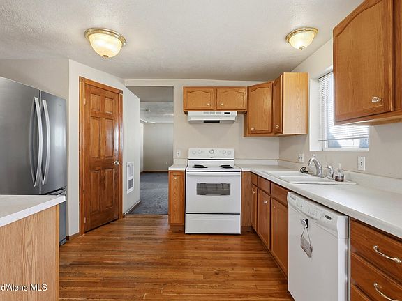 3rd image of 7666 W Lewis St