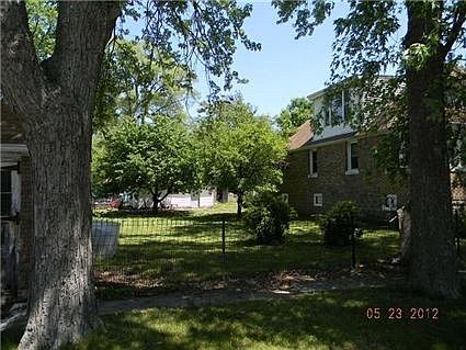 3rd image of 2709 Lake St