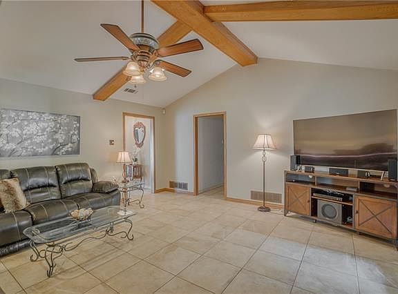 3rd image of 1008 Birchwood Ln