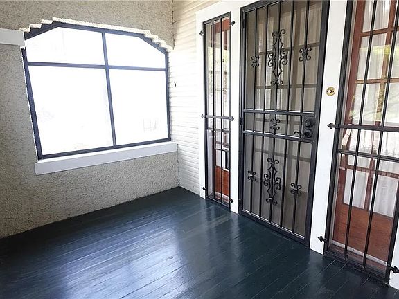 3rd image of 2625 Calhoun St #2627