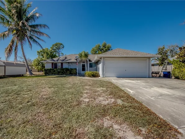 18510 Phlox Dr, Fort Myers, FL 33967