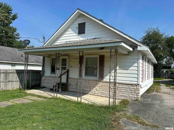 1109 E Elm St, West Frankfort, IL 62896