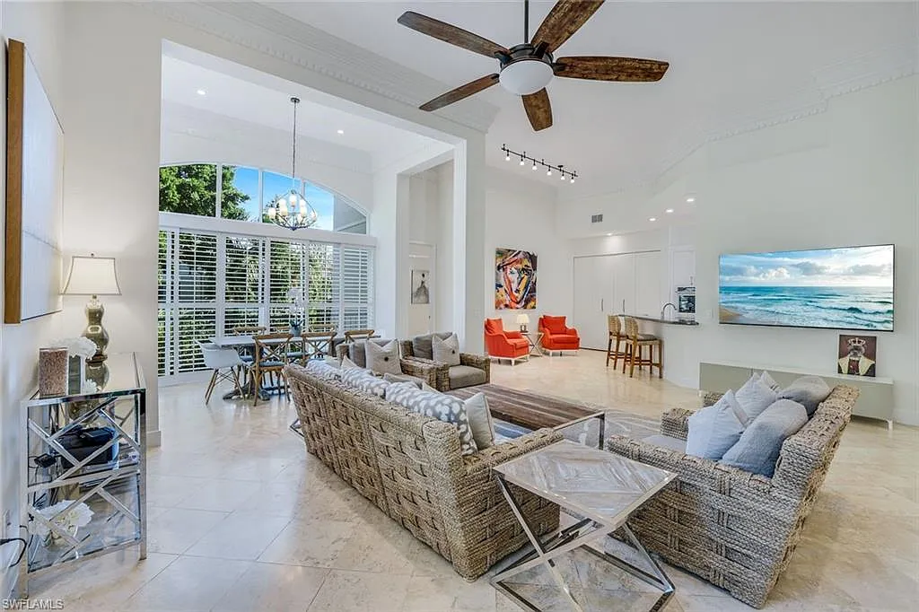 3 bed, 2.0 bath, 2000 sqft, $9,500 — Photo 1