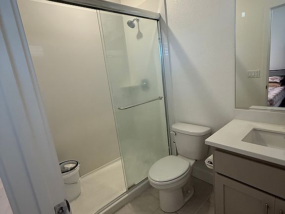4th image of 16961 Bosch Ave