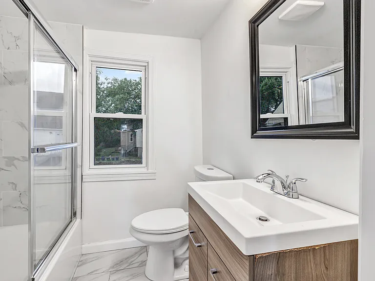 25-27 Myrtle St #25 — Photo 15