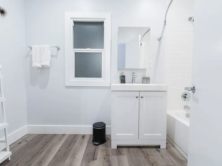 464 N Ogden Dr — Photo 12