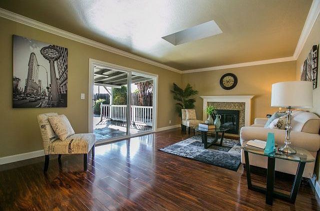 1st image of 521 Toyon Ave