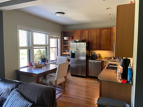 4th image of 4035 N Southport Ave #2