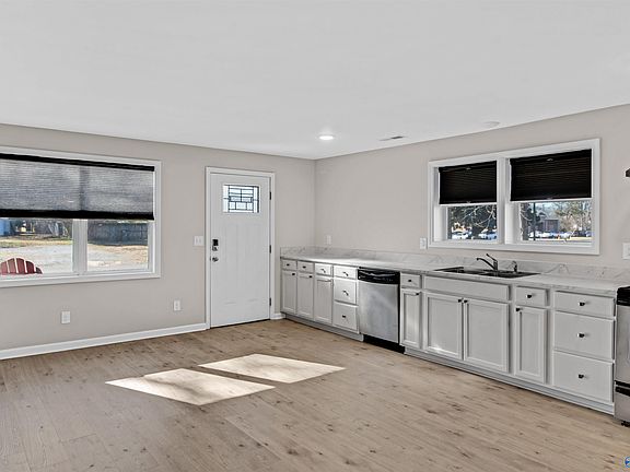 2nd image of 304 3rd Ave