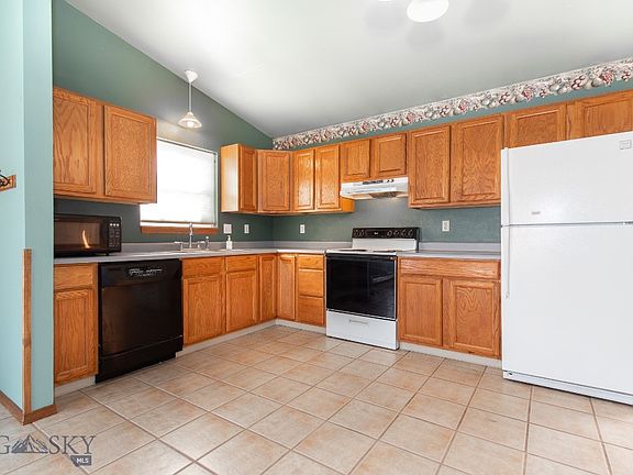 5th image of 620 3rd Ave W