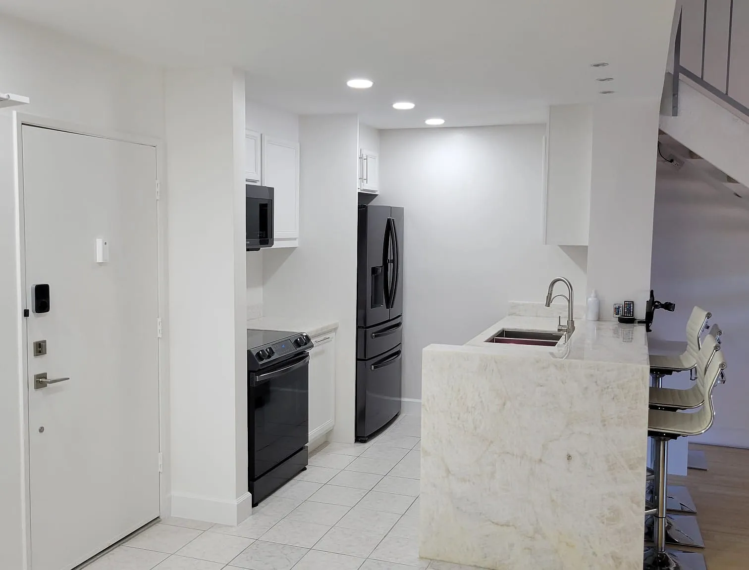 5460 White Oak Ave — Photo 4