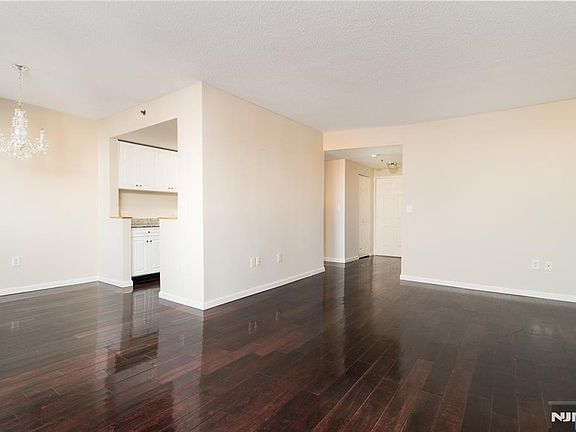 5th image of 100 Old Palisade Rd APT 2011