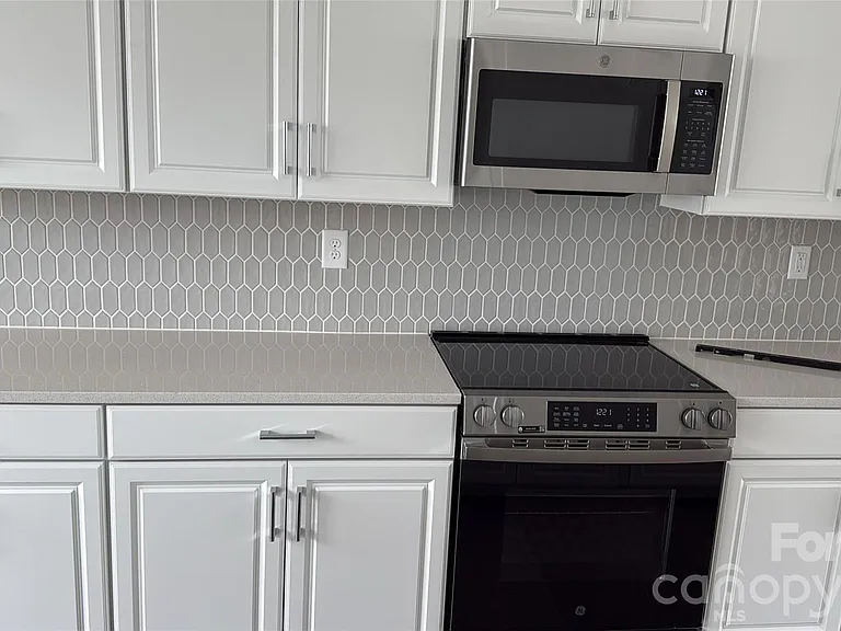 2143 Hawksworth Ln — Photo 7