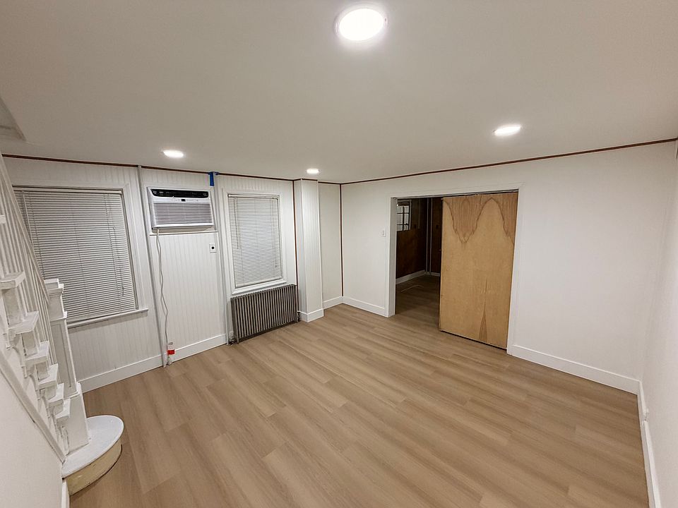 2nd image of 317 Penn St #1