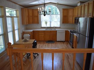 30 Maple Dr, Gorham, ME 04038