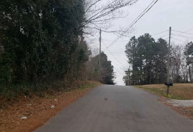 Exterior Neighborhood (street photo)