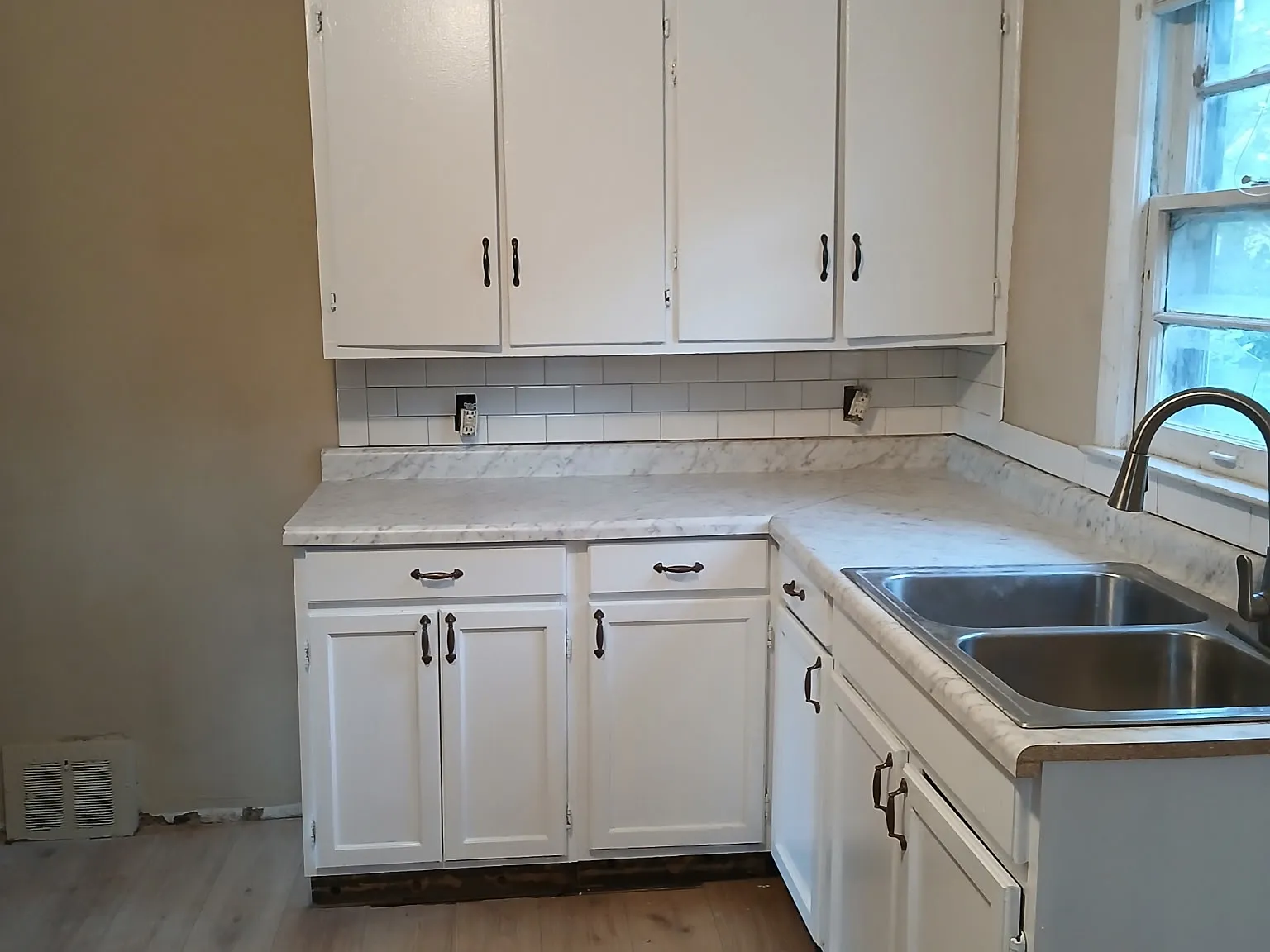 2 bed, 693 sqft, $930 — Photo 3