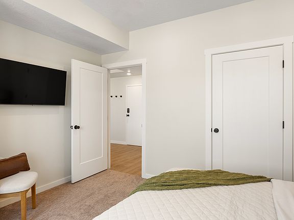 3rd image of 961 W Akoya Pearl Rd #301