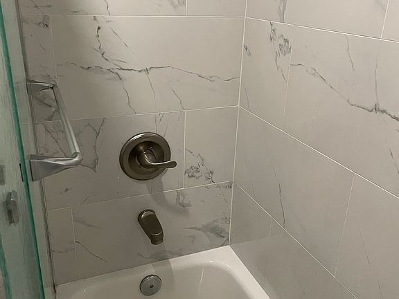 5th image of 108 School St APT 2