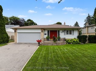 69 Fairway Dr, Aurora, ON L4G2H3