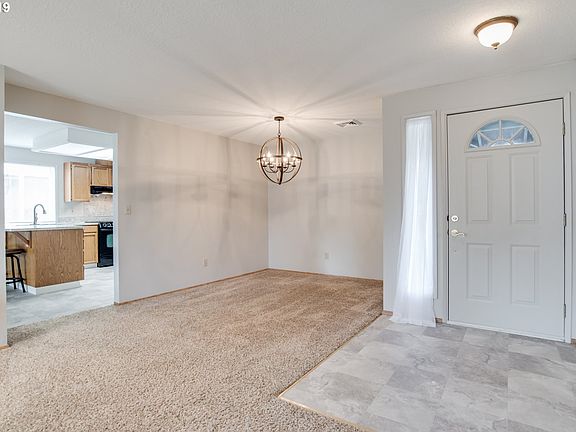 5th image of 207 Pine St