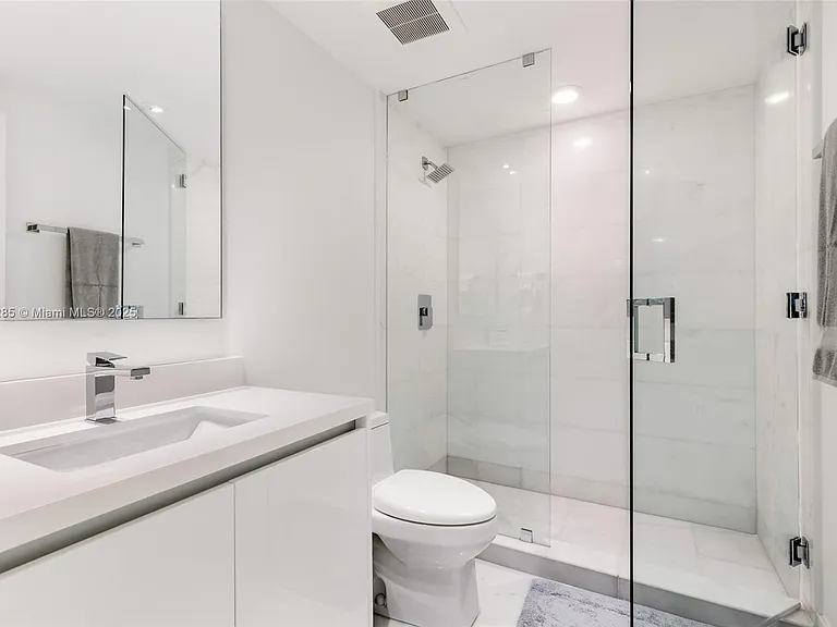 1 Collins Ave #207 — Photo 29