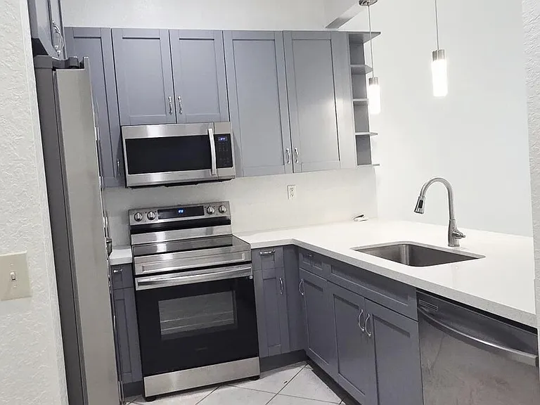 8320 Lagos De Campo Blvd — Photo 3