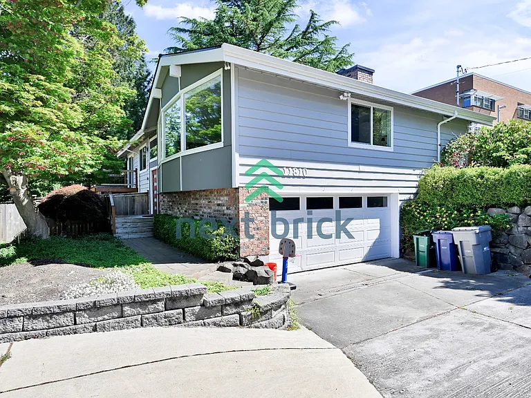 11810 NE 75th St — Photo 28