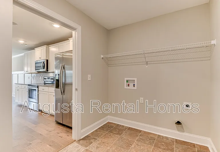 907 Linsmore Ave — Photo 24