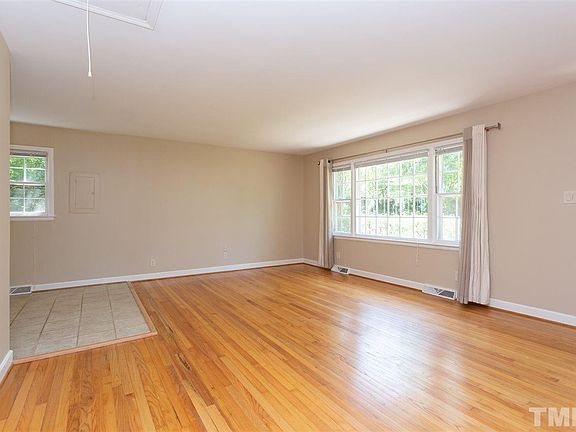 3rd image of 118 W Union St