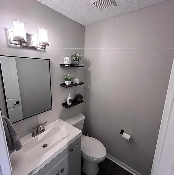 1198 Highpoint Curv — Photo 14