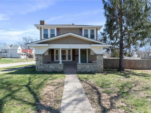 609 N College St, Richmond, MO 64085