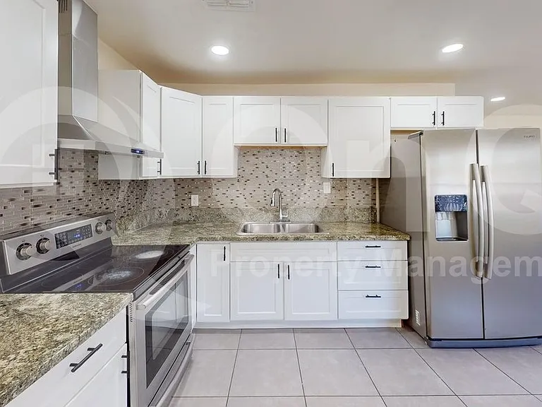 3917 S Liberty Ave — Photo 4