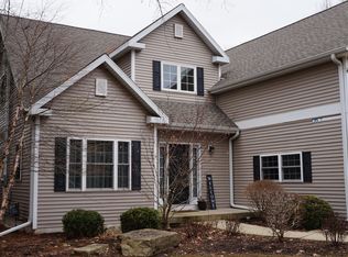 1250 Wilmot Blvd, Lake Geneva, WI 53147