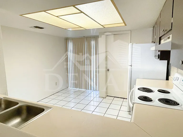 19601 N 7th St #1008 — Photo 3