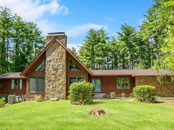 63 Upper Font Grove Road, Slingerlands, NY 12159