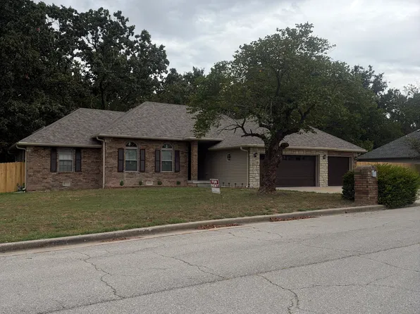715 Chicory Ln, Aurora, MO 65605