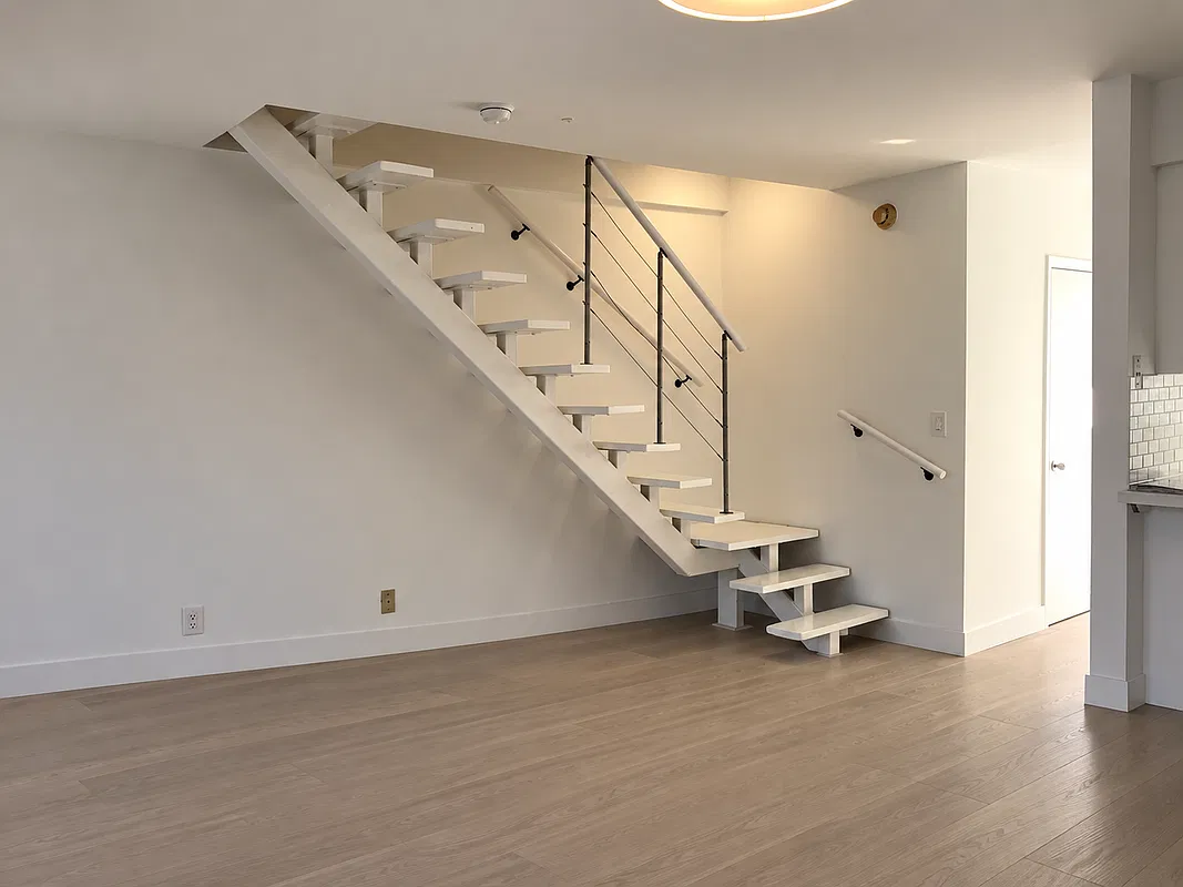 2 bed, 1.5 bath, 875 sqft, $3,500 — Photo 2