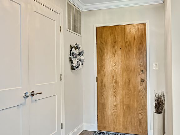 4th image of 501 Lake Hinsdale Dr APT 504