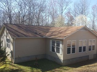 610 Green Cove Rd, Brasstown, NC 28902