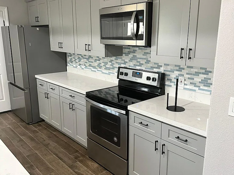 3500 Avenue H #B — Photo 9