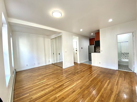 2nd image of 856 10th Ave APT 4