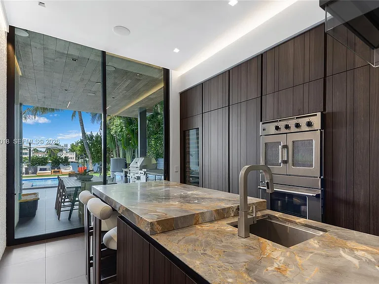 508 W Dilido Dr — Photo 18