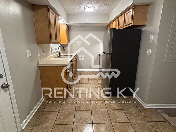 3rd image of 1637 Foxhaven Dr #1