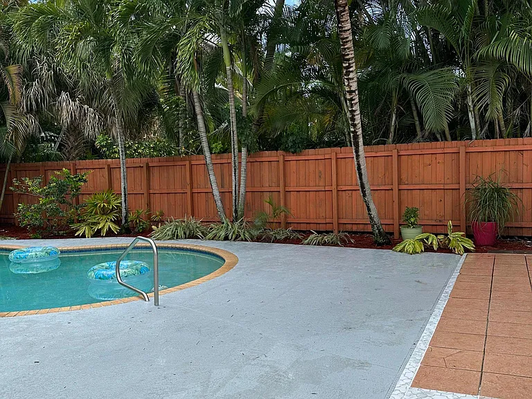 1007 SW 18th St — Photo 30