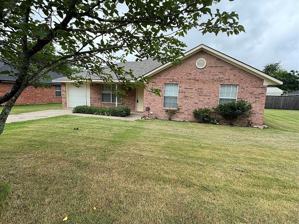 1st image of 1109 Riggins St