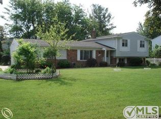 3972 Ruthland Dr, Troy, MI 48084