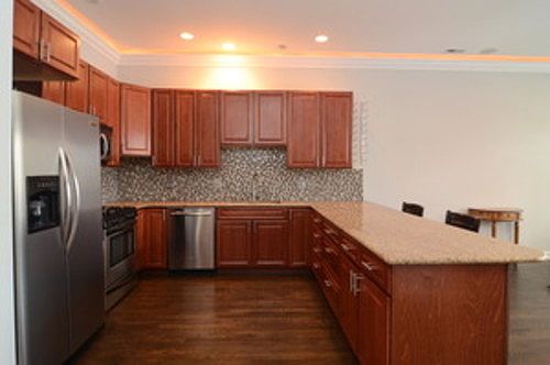 4th image of 3228 N Sheffield Ave