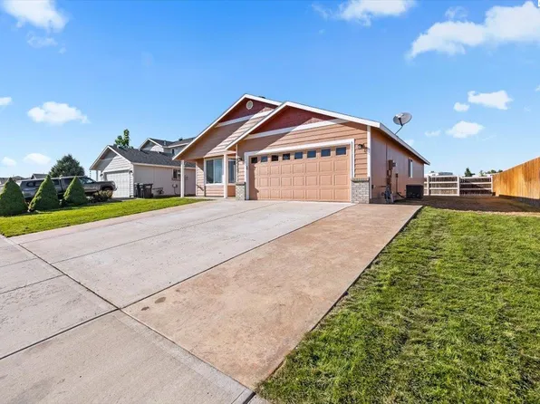 8917 Oliver Dr, Pasco, WA 99301